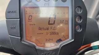 KTM DUKE 250 2018 5.215 KM KTM DUKE 250 2018 5.215 KM