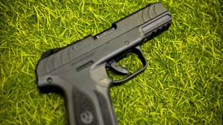 PISTOLA RUGER SECURITY-9 - 4