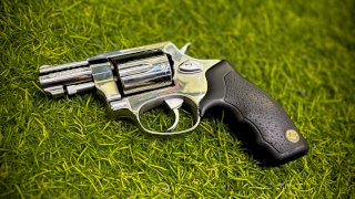 REVOLVER TAURUS 85 - 2 38 (USADO) REVOLVER TAURUS 85 - 2 38 (USADO)