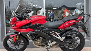 BAJAJ ROUSER 200 AS 2017 20.600 KM BAJAJ ROUSER 200 AS 2017 20.600 KM