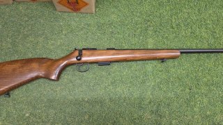 CZ 17 HMR 455 STD NOGAL/PAVÓN (USADA) CZ 17 HMR 455 STD NOGAL/PAVÓN (USADA)