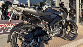 BAJAJ ROUSER 200 NS 2020 20.230 KM BAJAJ ROUSER 200 NS 2020 20.230 KM