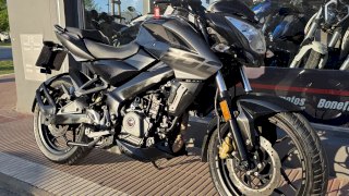 BAJAJ ROUSER 200 NS 2020 20.230 KM BAJAJ ROUSER 200 NS 2020 20.230 KM