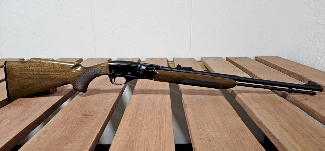 REMINGTON 22LR MOD. 552 NOGAL PAVON (USADA)